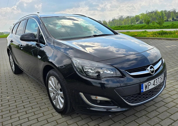 Opel Astra cena 29900 przebieg: 151000, rok produkcji 2014 z Płock małe 497